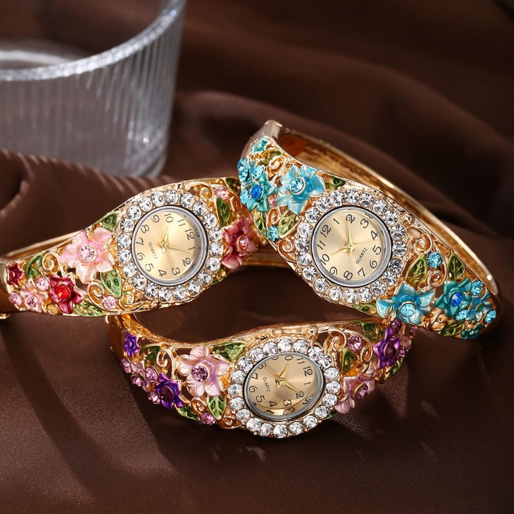 Çiçeklerle Zenginleştirilmiş V - Vintage Fashion Week incelemesi ve fiyatı